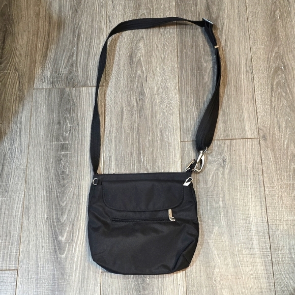 Travelon Black Crossbody Bag. Like New Condition. - Picture 1 of 16